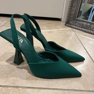 Zara Women's Dark Green Slingback Pumps